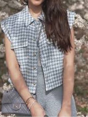 Zara Blue and White Textured Weave Houndstooth Vest Sz M